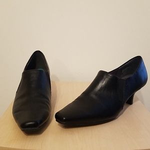 Aerosoles sz8 black heel